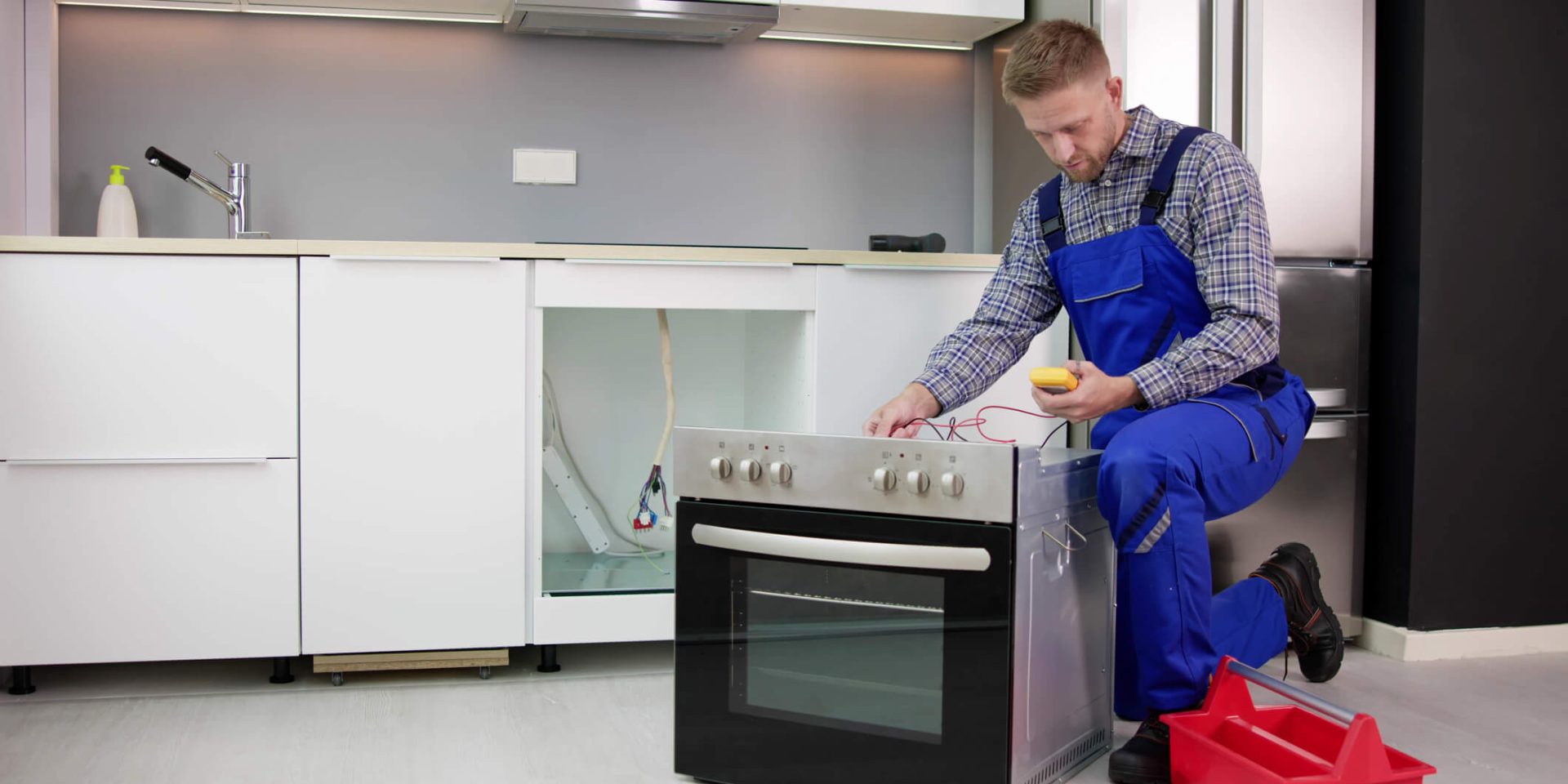 Professional gas range connection by C&J Appliance Installation in Fort Worth Texas to eliminate the danger of gas leaks and fire hazards.