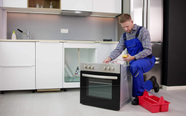 Professional gas range connection by C&J Appliance Installation in Fort Worth Texas to eliminate the danger of gas leaks and fire hazards.